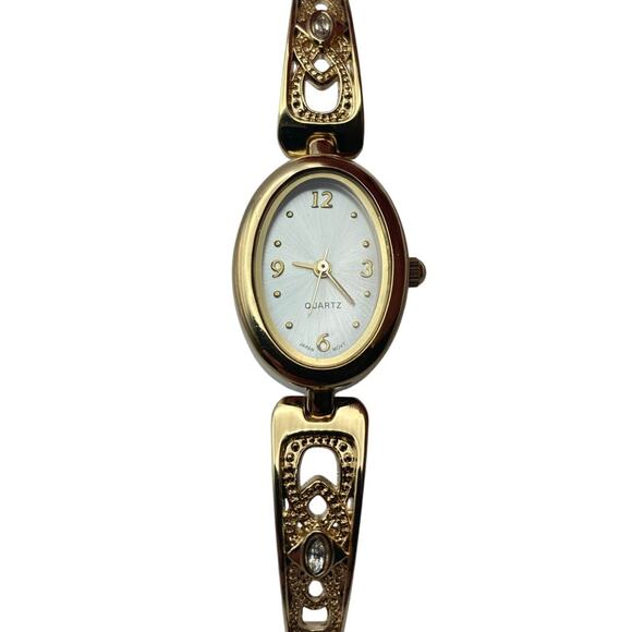 Elegant  Womens Quartz Watch Gold and Silver Tones Bracelet Style New Battery - Picture 1 of 7